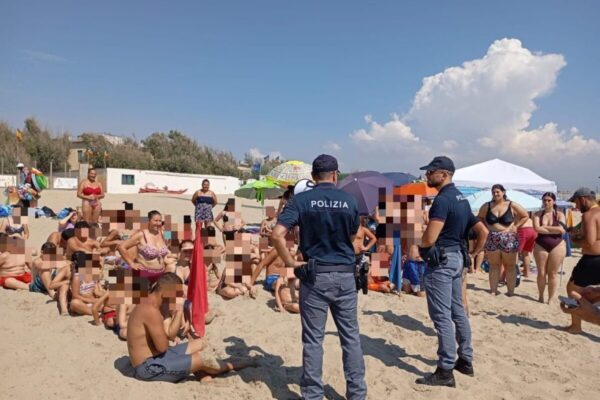 Polizia spiaggia loratorio san filippo neri